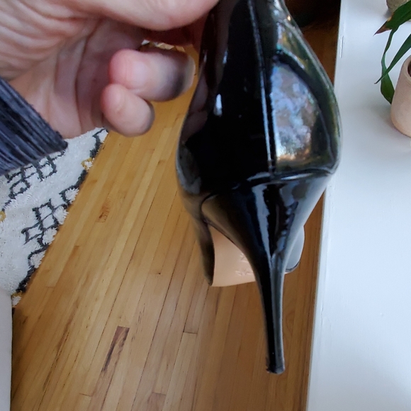 Joan And David Daerina Black Patent Leather Pumps - Picture 4 of 8